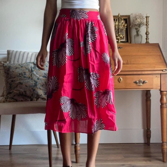 Ann Taylor Red and Black Floral Midi Skirt - Picture 2 of 10